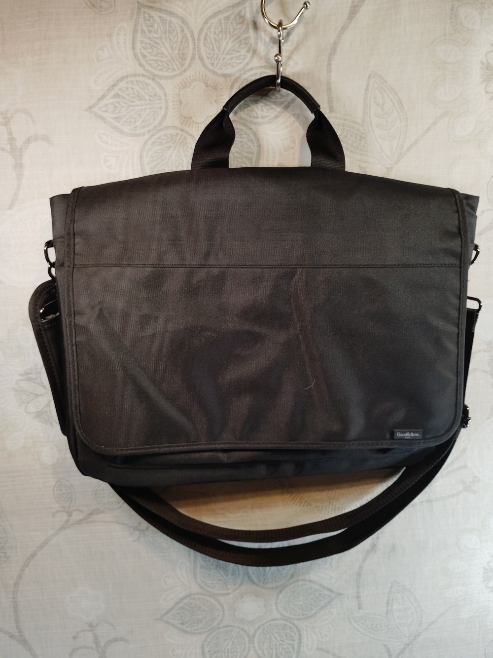 Goodfellow & Co Black Laptop Messenger Bag w/ Wide Adjustable Shoulder Strap